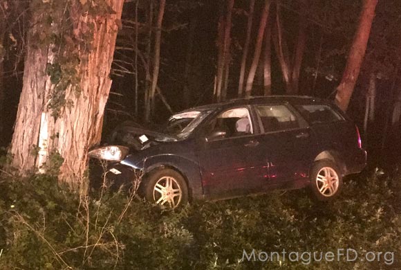 Car Hits Tree‏