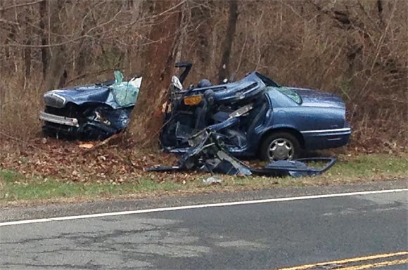 Deadly Car Crash into Tree‏